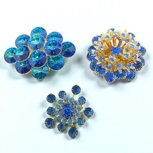 Vintage Shades Of Blue Rivoli & Rhinestone Unsigned Designer Brooch Lot